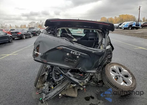 2024 Kia Niro Wave z USA, uszkodzony, nr VIN KNDCT3L13R5120496